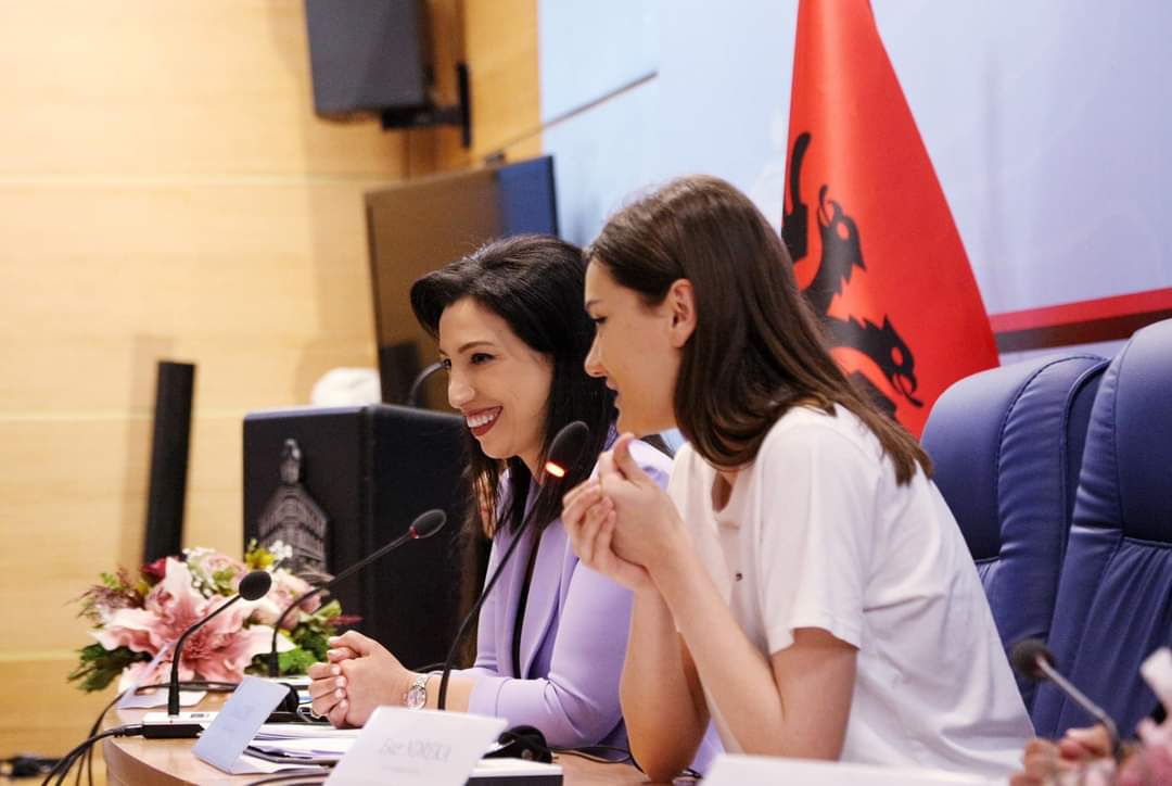 ‘Forcimi i Edukimit për Qytetari Demokratike në Shqipëri’, ministrja Kushi pret Miq të vegjël nga Turqia
