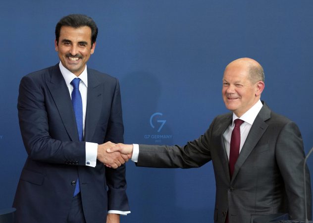 Gjermania nënshkruan partneritet energjetik me Katarin për t’u distancuar nga gazi rus, Scholz: Rol të rëndësishëm për strategjinë tonë