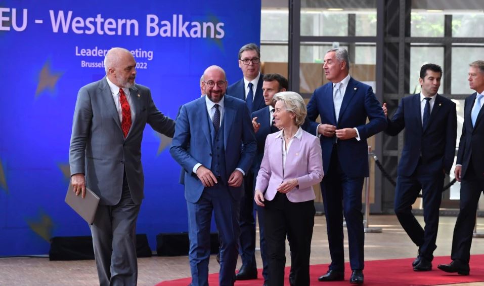 Analiza/ BE-ja duhet të shpejtojë procesin e zgjerimit në Ballkan