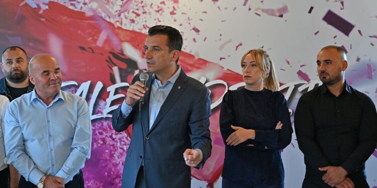 Turi i falenderimit, Veliaj në Baldushk dhe Petrelë: Mirënjohje për këdo që mbështeti Partinë Socialiste për ta çuar Tiranën përpara